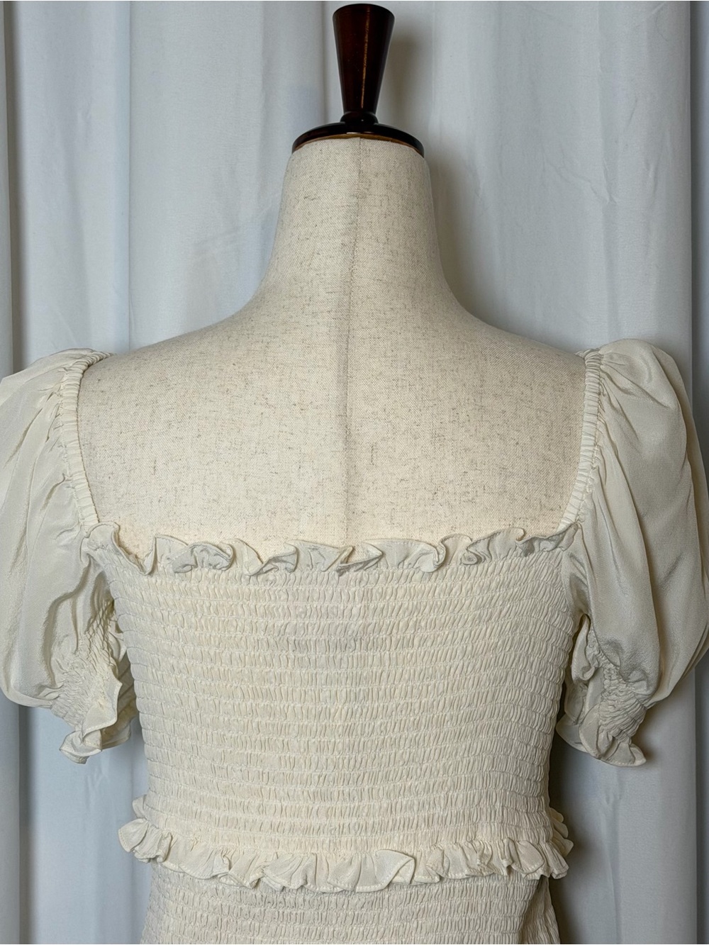 Cinq à Sept Ellis Top Silk Smocked Puff Sleeve White Square Neck Size Large - Picture 7 of 11